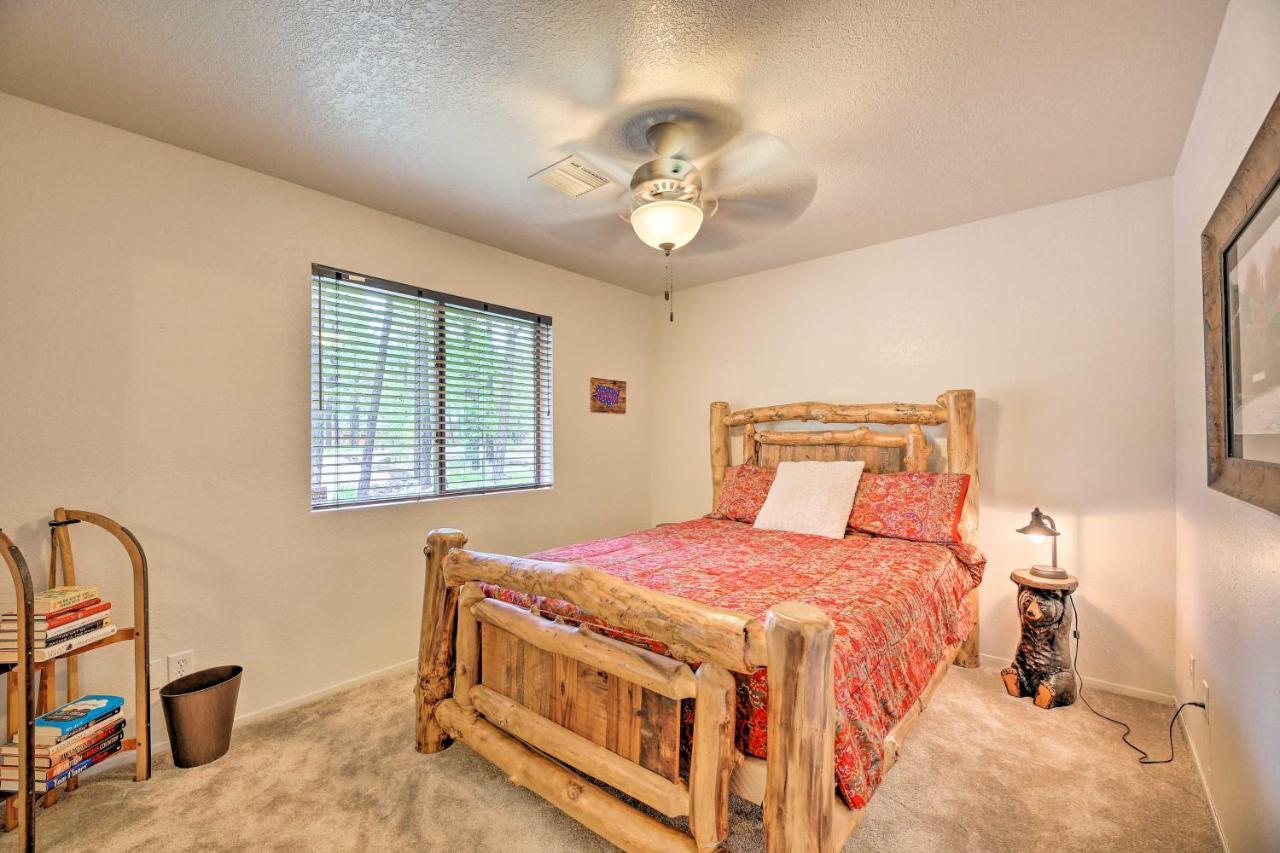 Lush Pinetop Retreat With Large Deck And Wooded Yard! Exterior photo